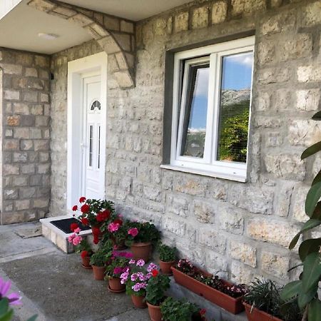 Apartments Todorovic Тиват Екстер'єр фото